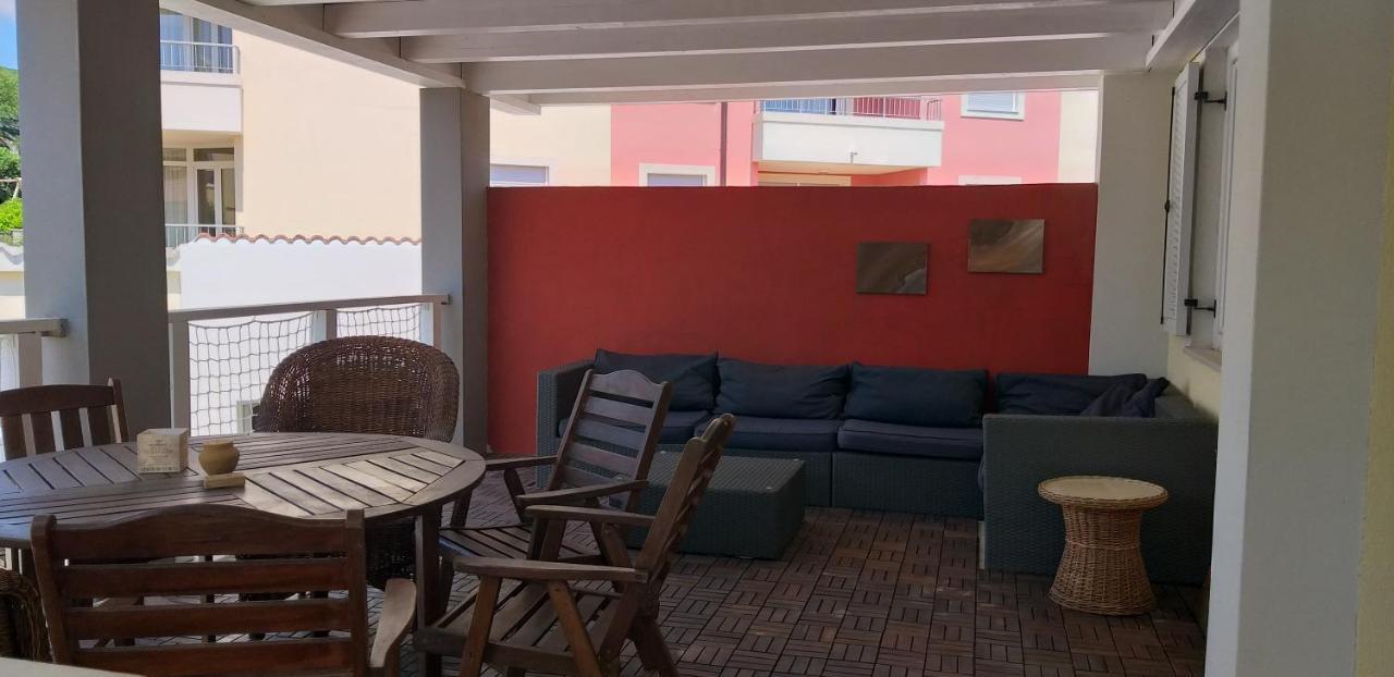 Holiday Homes Mare Premantura Exterior photo